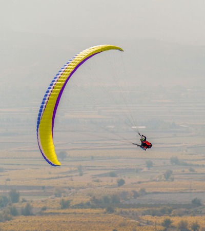 Paraglider turning