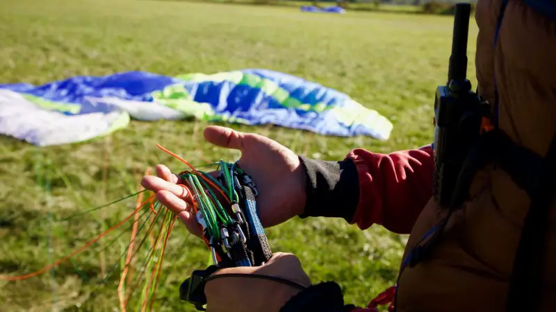 how to learn paragliding